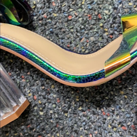 CAPE Robbin New “MERCY “ Sandals size 8.5M. - Picture 11 of 12